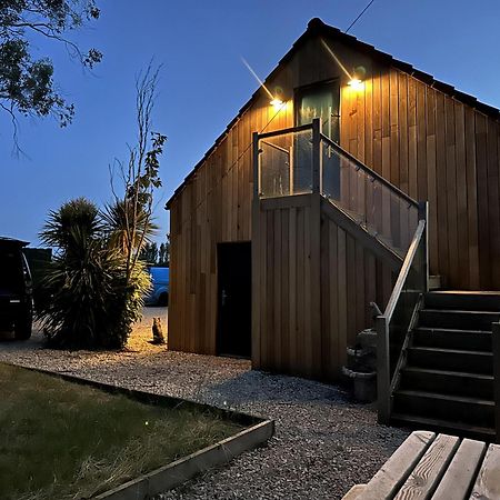 Remarkable 1-Bed Apartment In Glastonbury Exterior photo